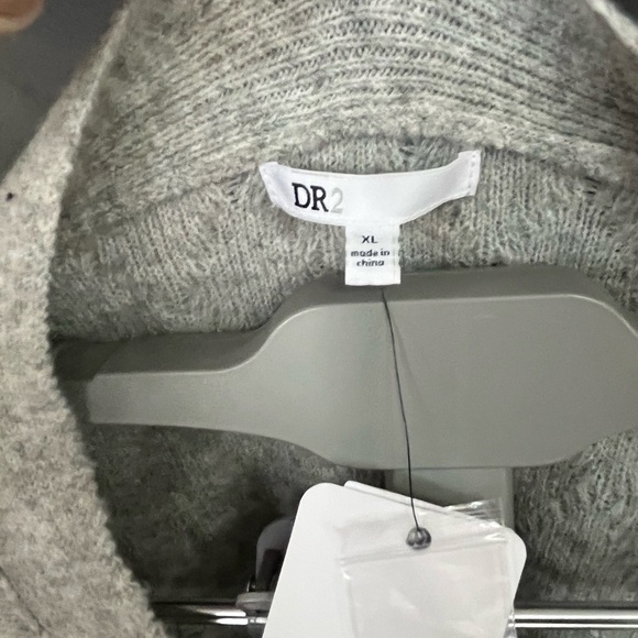 DR2 Embellished Gray Cardigan Sweater – Size XL – Faux Pearl & Rhinestone Detail - Picture 5 of 5